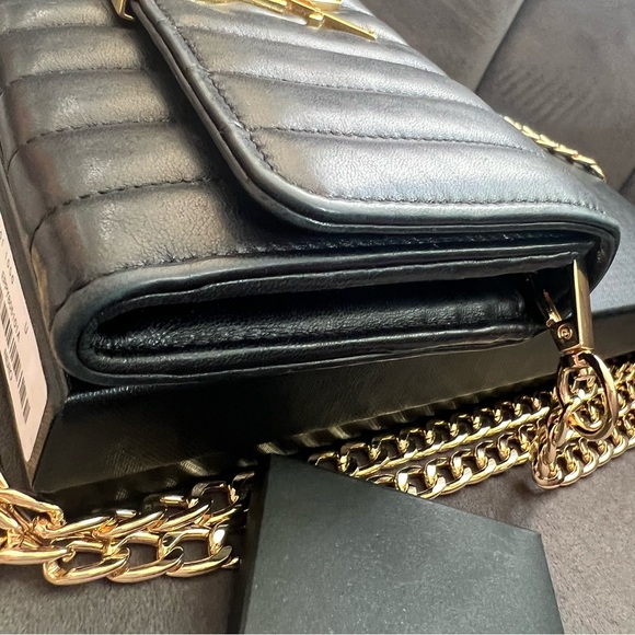 Saint Laurent Vicky Black Quilted Monogram Wallet - Picture 5 of 12